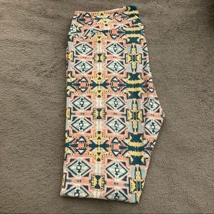 🎁🎁  $    for  $    🎁🎁 NWOT LulaRoe Pastel Geometric Leggings